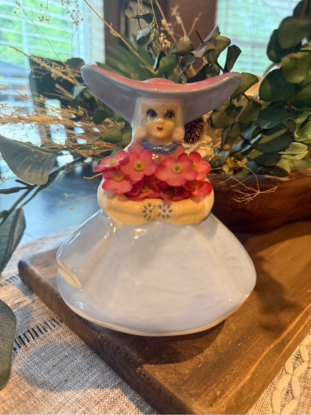 Vintage Dutch Girl Flower Bud Vase Goldammer California Pottery 6in Kitschy MCM
